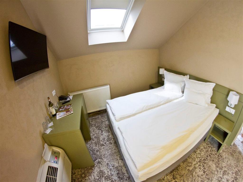 Sarea-N Bucate Hotel Турда Екстериор снимка