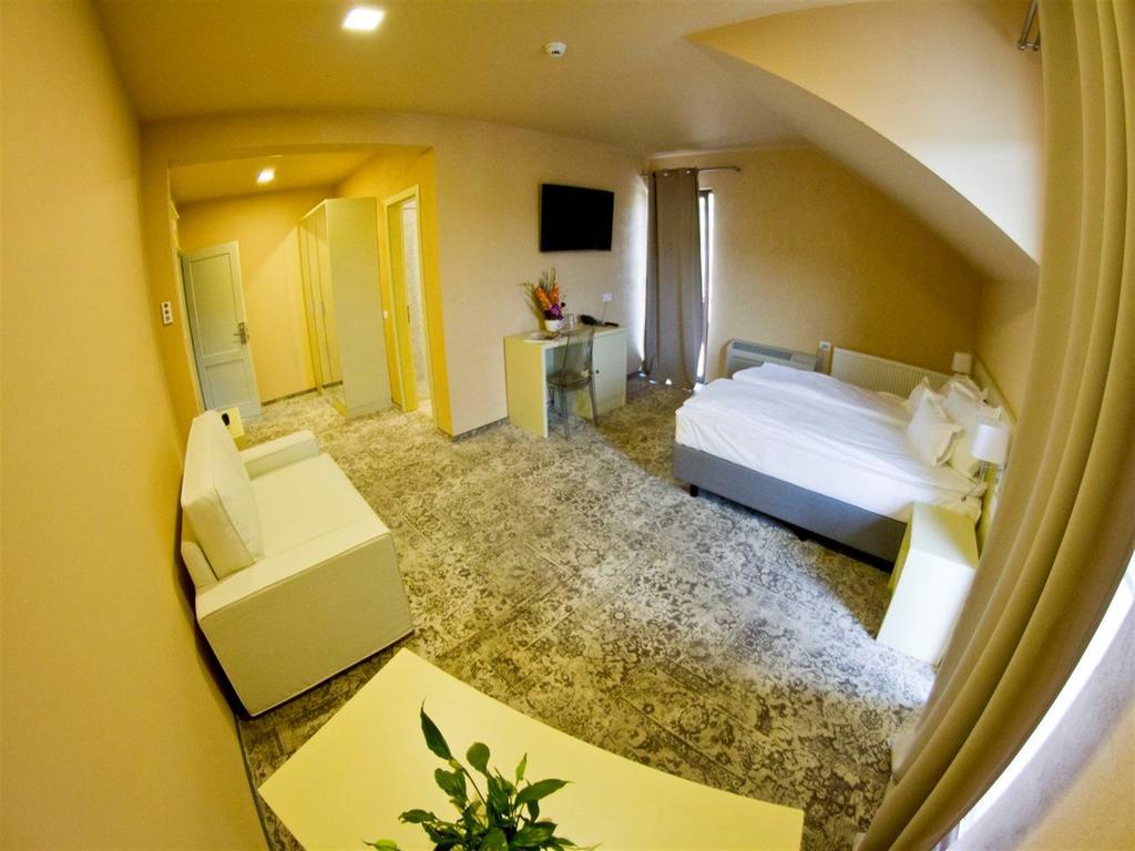 Sarea-N Bucate Hotel Турда Екстериор снимка